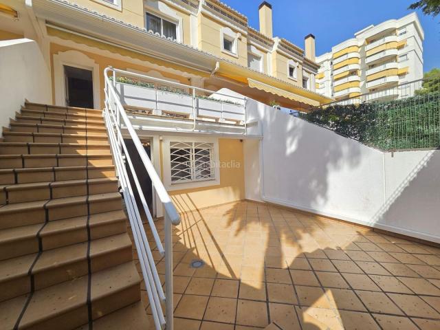 Casa adosada en venta en Gandia, Playa de Gandía. Casa adosada en venta en Playa de Gandia a 450 metros de la playa. Casas adosadas.