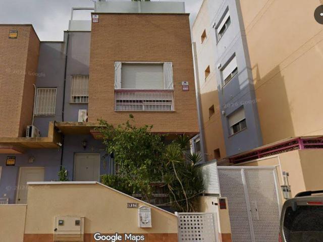 Casa adosada en Venta en Garres y Lages