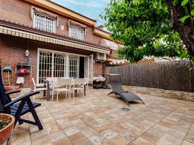 Casa adosada en venta en Getafe, Getafe Norte. Casas adosadas.