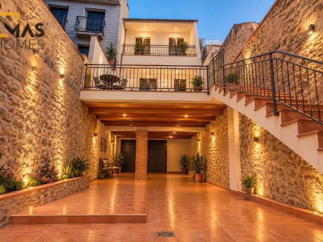 Casa adosada en Venta en Gelida