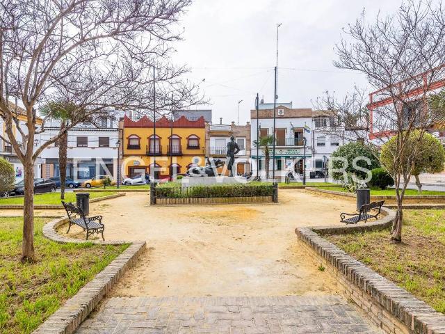 Casa adosada en Venta en Gelves