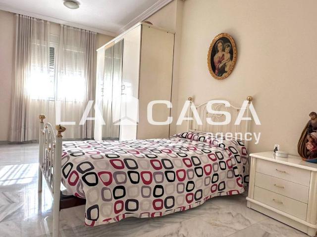 Casa adosada en Venta en Gelves