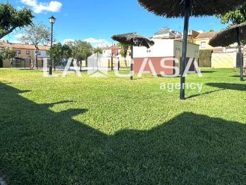 Casa adosada en Venta en Gelves