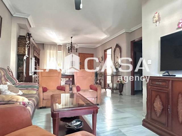 Casa adosada en Venta en Gelves