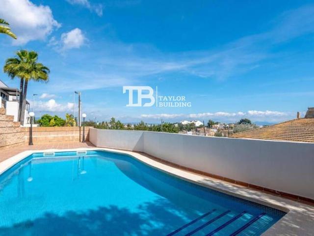 Casa adosada en Venta en Génova