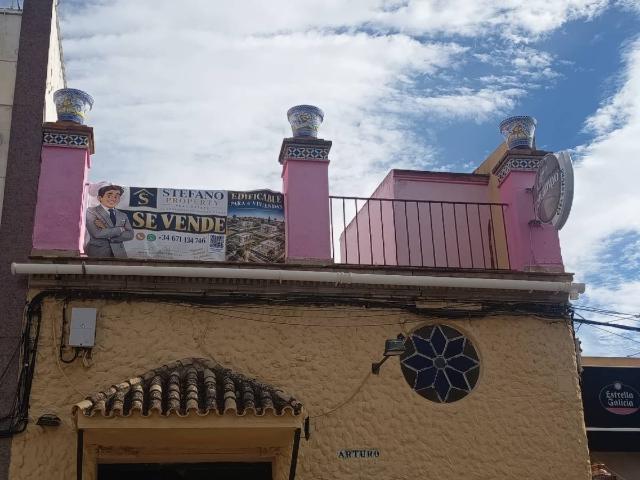 Casa adosada en Venta en Gines