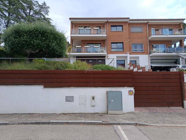 Casa adosada en venta en Girona, Montjuïc. Casa amb piscina a Montjuïc. Casas adosadas.