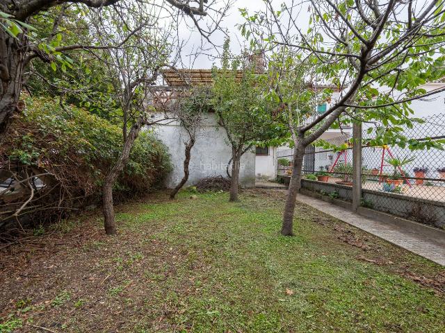 Casa adosada en venta en Girona, Sant Narcis. Una casa amb jardí a Sant Narcís, a punt per començar una nova història. Casas adosadas.