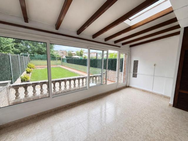 Casa adosada en venta en Girona, Taialà Germans Sabat. Casas adosadas.