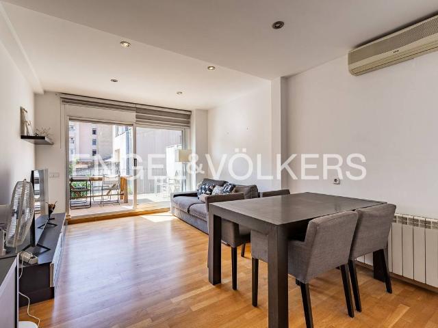 Casa adosada en Venta en Gràcia