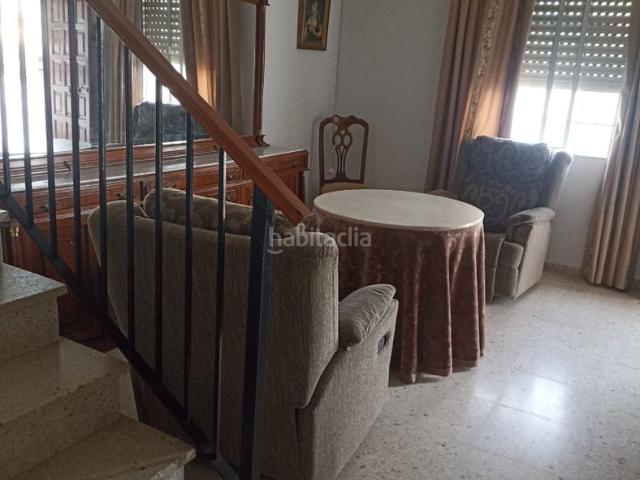 Casa adosada en venta en Guadalcázar. Casa en Guadalcázar para reformar a tu gusto. Casas adosadas.