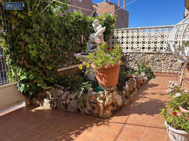 Casa adosada en venta en Guadalajara, Los Valles Sanz Vazquez El Fuerte. Tu nuevo hogar en la Rotonda del Quijote amplitud, calidad y una ubicación inmejorable. Casas adosadas.