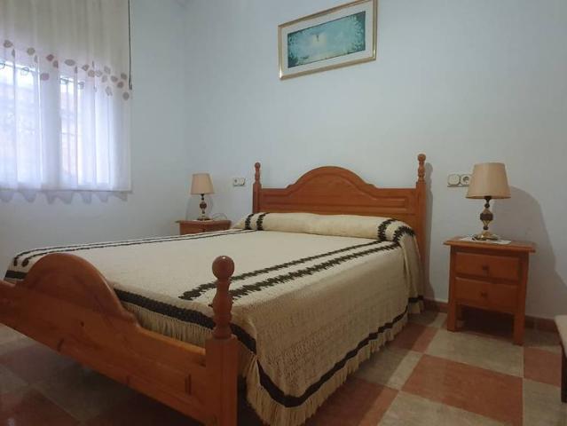 Casa adosada en Venta en Guadix
