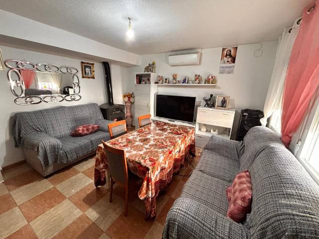 Casa adosada en Venta en Guadix