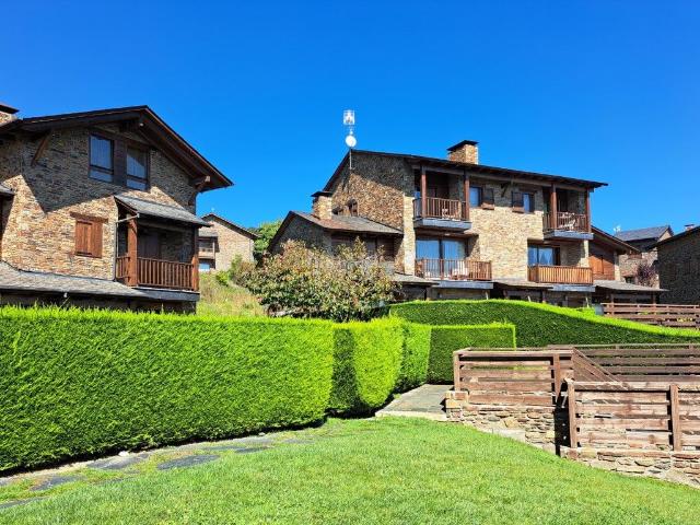 Casa adosada en venta en Guils de Cerdanya Pirineos. Exclusiva. Casas adosadas Guils de.