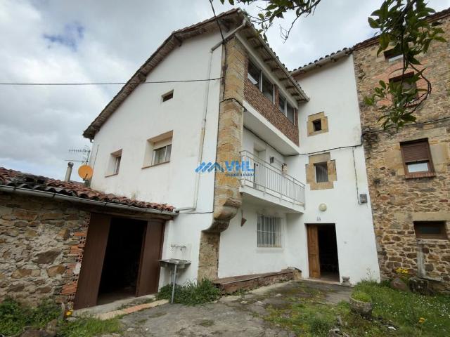 Casa adosada en venta en Guriezo. CASA ADOSADA EN GURIEZO. Casas adosadas.