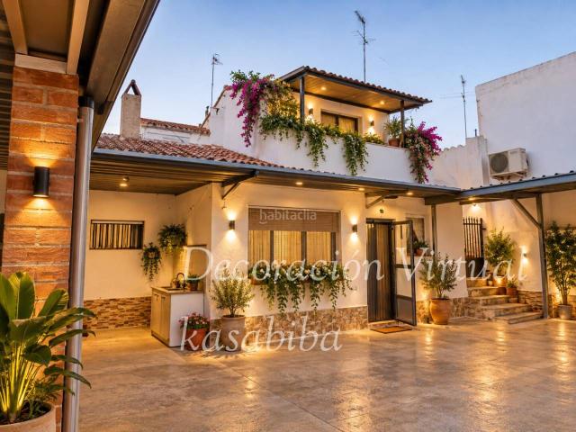 Casa adosada en venta en Domeño. CASA DE PUEBLO EN DOMEÑO, CON DOS VIVIENDA, GRAN PATIO Y GARAJE. Casas adosadas.