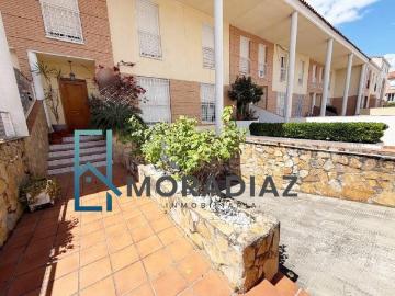 Casa adosada en Venta en Don Benito
