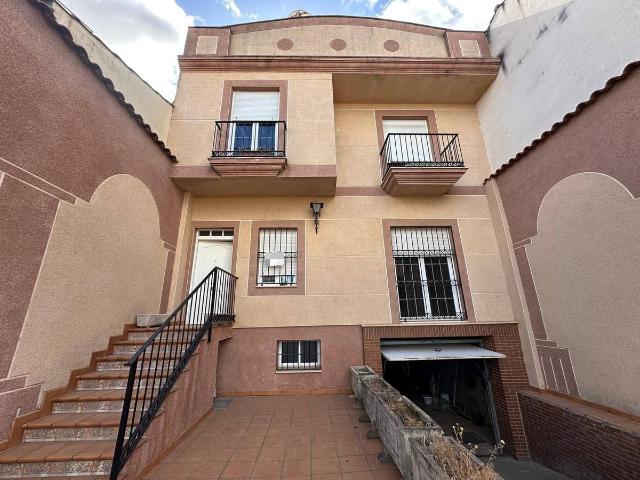 Casa adosada en Venta en Don Benito