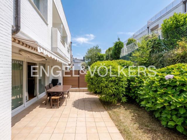 Casa adosada en venta en Donostia San Sebastián, Ibaeta. Villa pareada en Berio. Casas adosadas Donostia San.