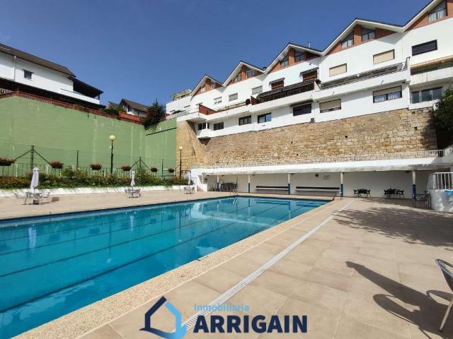 Casa adosada en venta en Donostia San Sebastián, Miracruz. Chalet adosado en venta. Casas adosadas Donostia San.