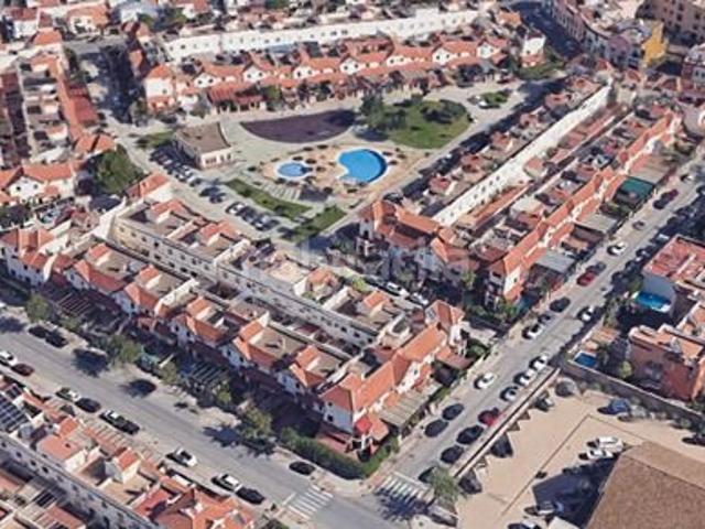 Casa adosada en venta en Dos Hermanas, Arco Norte Avda España. VENTA de magnifica casa de 4 dormitorios y 2 baños PRECIO NEGOCIABLE. Casas adosadas Dos.