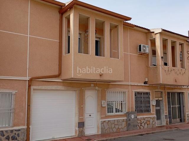 Casa adosada en venta en Daya Nueva. Casas adosadas Daya.