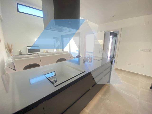 Casa adosada en venta en Daya Nueva. Chalet adosado con piscina privada en Daya Nueva. Casas adosadas Daya.