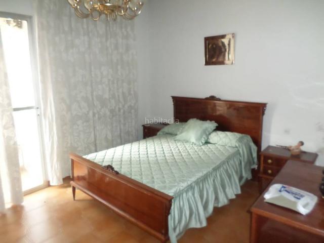 Casa adosada en venta en Daimiel. Casa Adosada en venta en Daimiel, 4 dormitorios. Casas adosadas.
