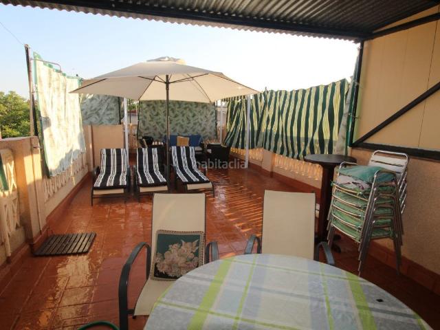Casa adosada en venta en Daimiel. Casa Adosada en venta en Daimiel, 6 dormitorios. Casas adosadas.