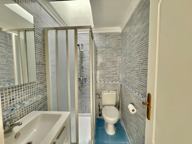 Casa adosada en venta en Dénia, Les Bassetes El Marjal. Adosado en Las Marinas Dénia con solárium, parking y gran potencial de inversión junto a la playa. Casas adosadas.