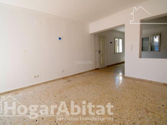 Casa adosada en venta en Dénia, Les Bassetes El Marjal. GRAN PAREADO CON GARAJE Y TERRAZA CERCA DE LA PLAYA. Casas adosadas.