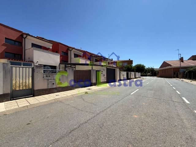 Casa adosada en Venta en Doñinos de Salamanca