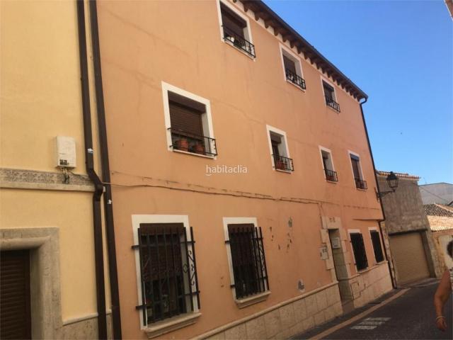 Casa adosada en venta en Dueñas. Dueñas Calle Castellares. Casas adosadas.
