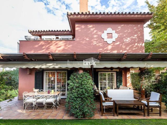 Casa adosada en Venta en Encinar de los Reyes