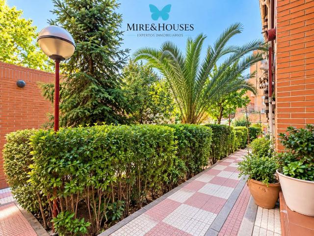 Casa adosada en Venta en Ensanche
