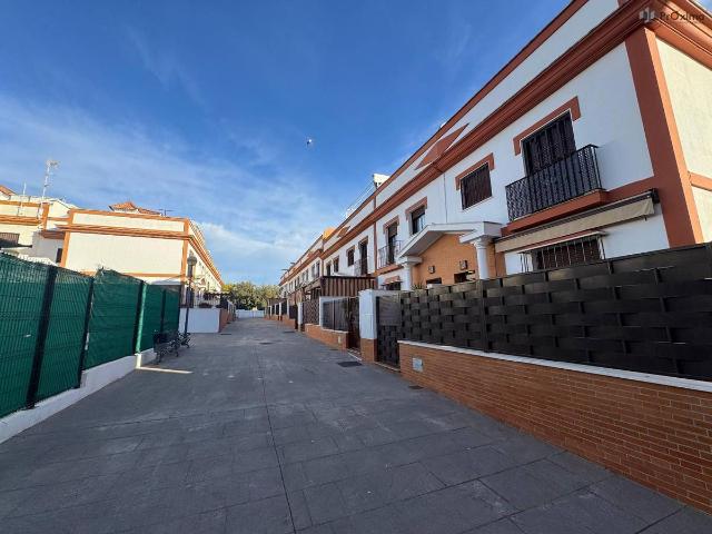 Casa adosada en Venta en Écija
