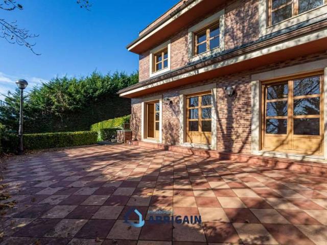 Casa adosada en Venta en Egia