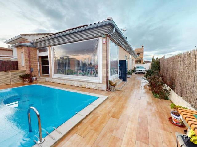 Casa adosada en Venta en El Casar