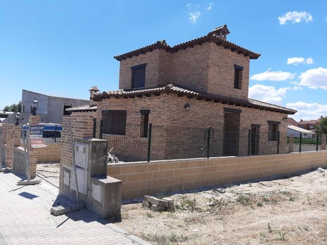 Casa adosada en Venta en El Casar