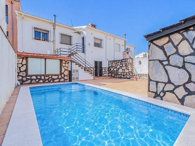 Casa adosada en Venta en El Álamo