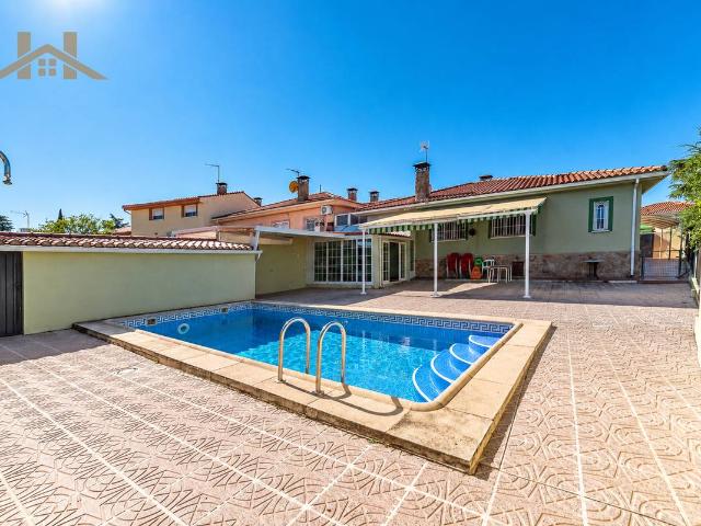 Casa adosada en Venta en El Álamo