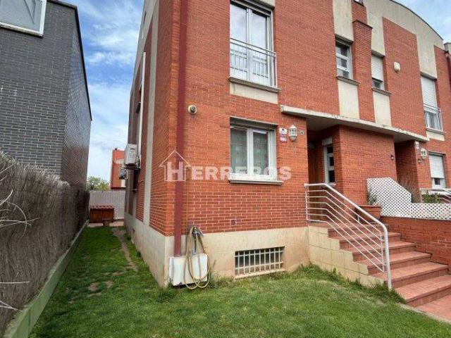 Casa adosada en Venta en El Arco