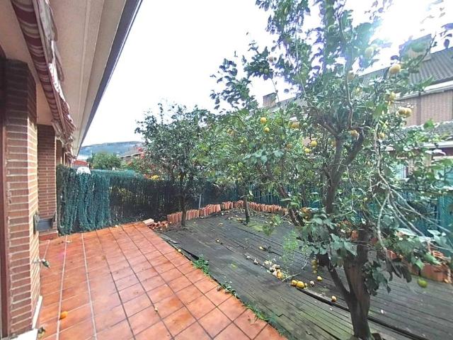 Casa adosada en Venta en El Astillero