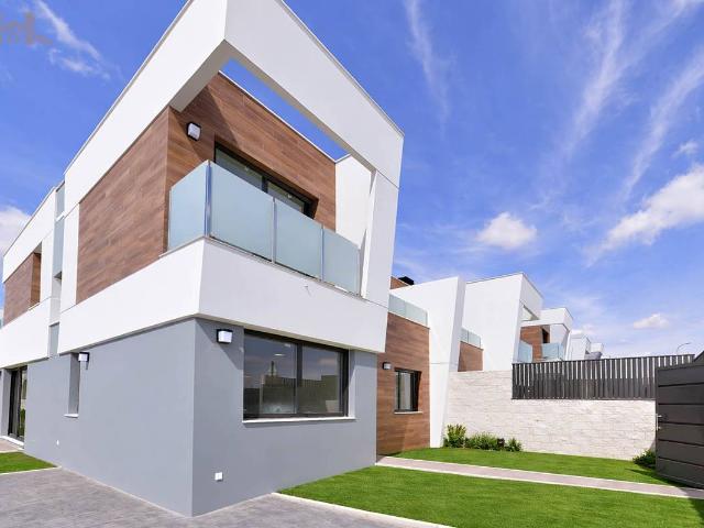 Casa adosada en Venta en El Bosque