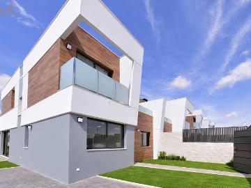 Casa adosada en Venta en El Bosque