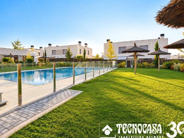 Casa adosada en Venta en El Bosque