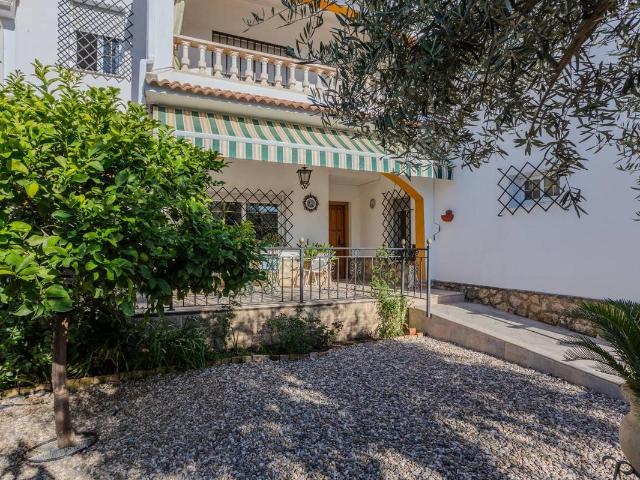 Casa adosada en Venta en El Brillante El Naranjo El Tablero