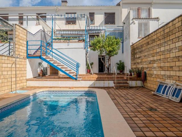 Casa adosada en Venta en El Brillante El Naranjo El Tablero