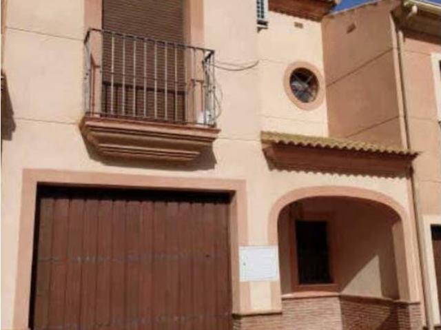 Casa adosada en venta en El Saucejo